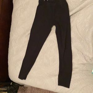 Hi I’m selling some black leggings